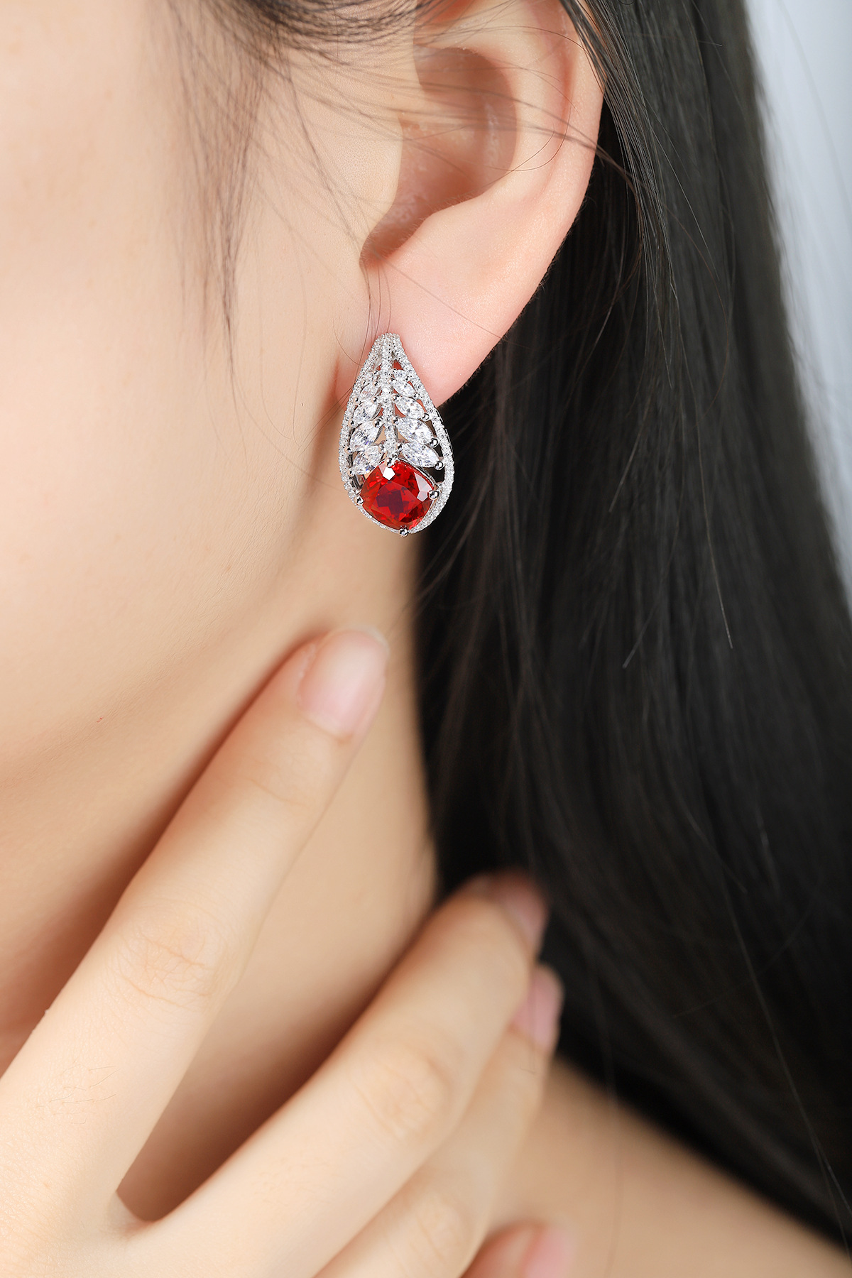 Where do moissanite stones come from(Image2) 培育红宝石耳钉-.jpg