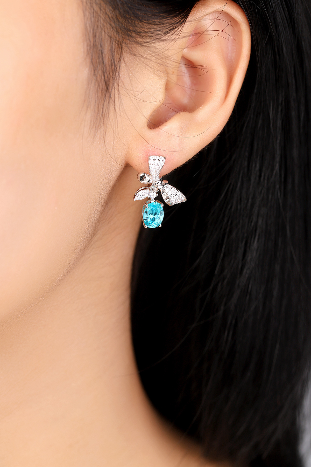 Will Daily Sweat Affect the Sparkle of Moissanite?(Image2) 培育帕拉伊巴耳钉1-.jpg