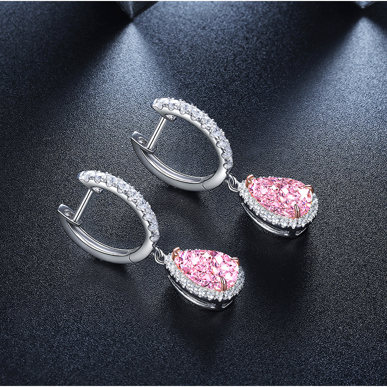 How Lab Grown Diamond 4C Grading Works?(Image2) 仿真粉钻耳钉.jpg