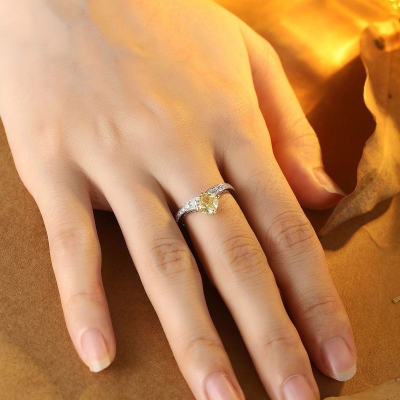 Fine Engagement Ring, 18