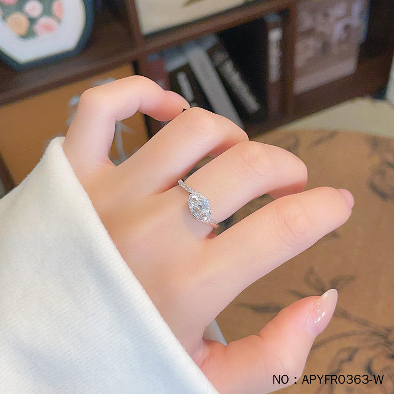 Marquise Brilliant Cut L